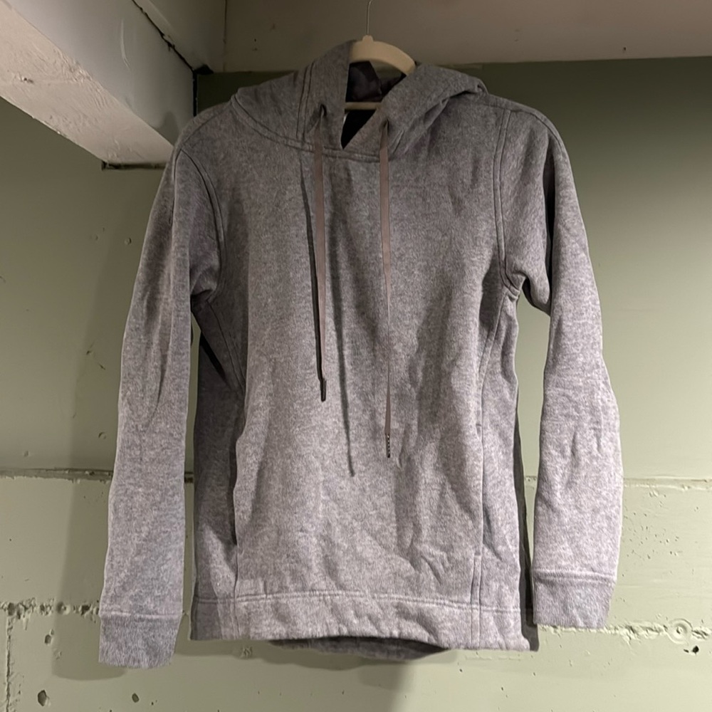 Lululemon sweatshirt